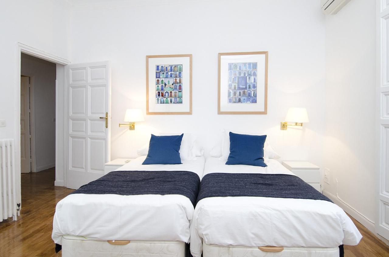 Apartamento Paseo Del Prado II En Madrid Exterior photo