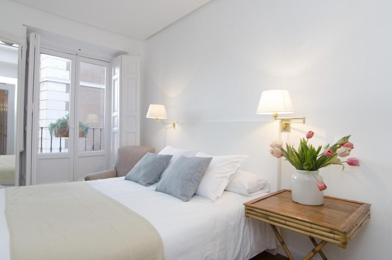 Apartamento Paseo Del Prado II En Madrid Exterior photo