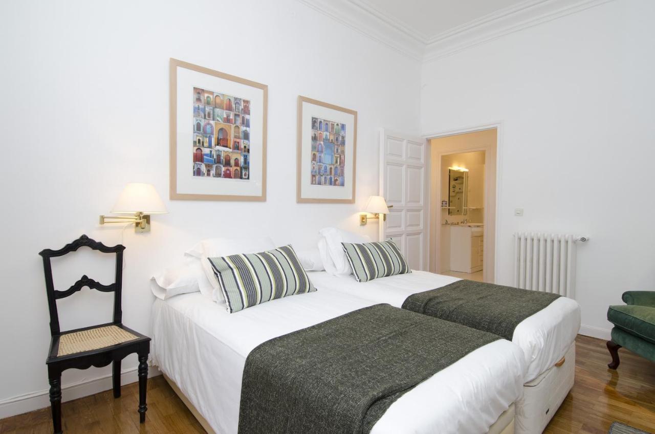 Apartamento Paseo Del Prado II En Madrid Exterior photo