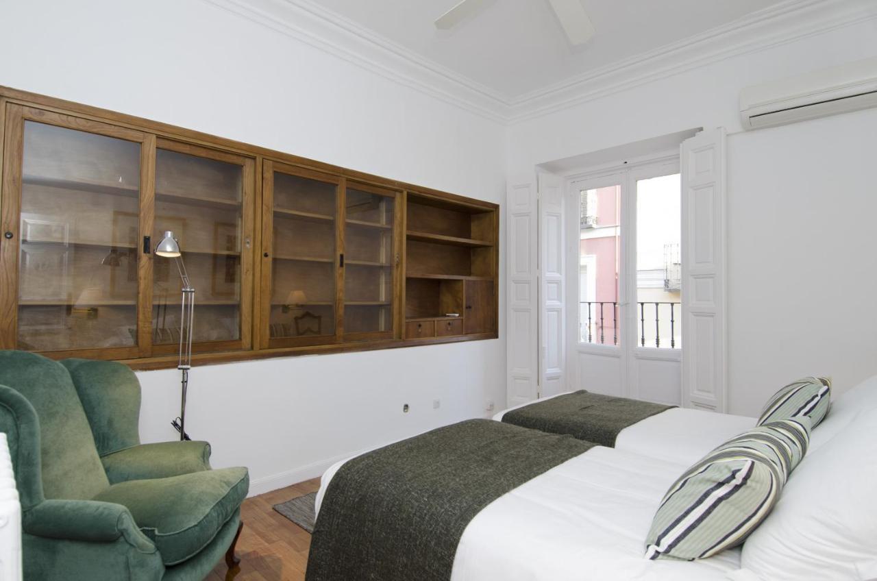 Apartamento Paseo Del Prado II En Madrid Exterior photo